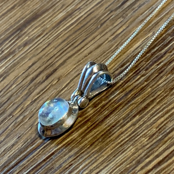 Vintage Moonstone Sterling Silver Pendant Necklace - Picture 2 of 6
